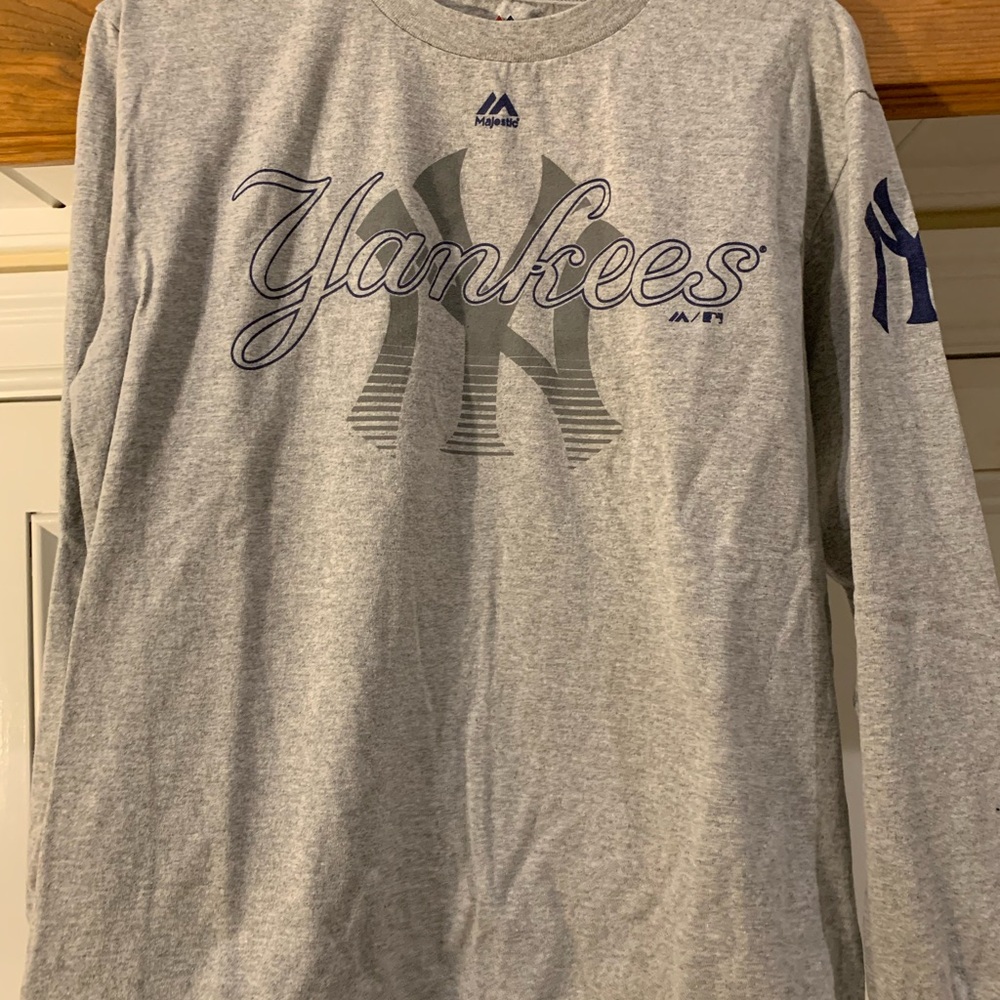 Gray Yankees Long Sleeve Shirt